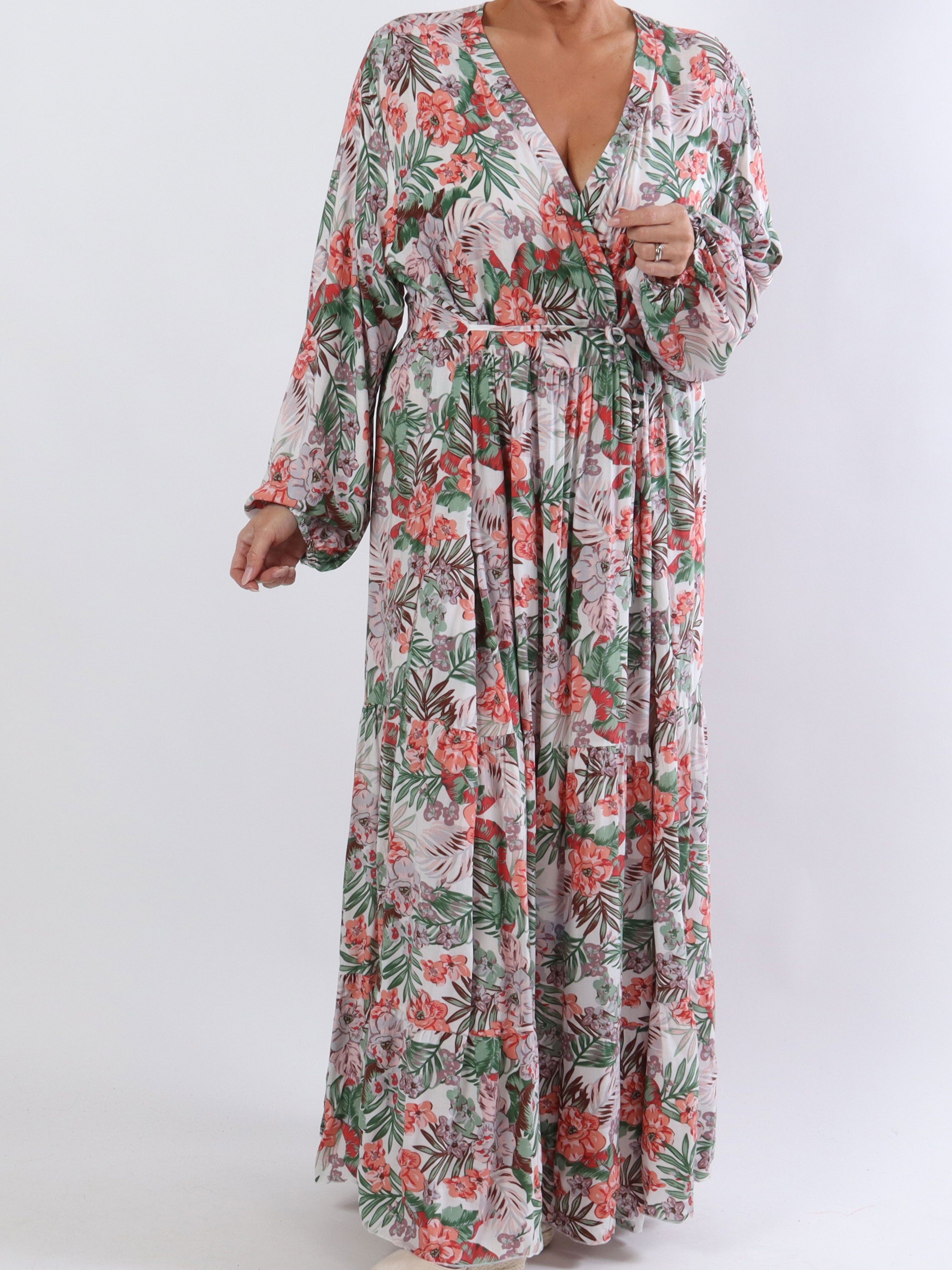 Alasca lydia - Plus size kjole i blødt stof med palmeblade og blomster